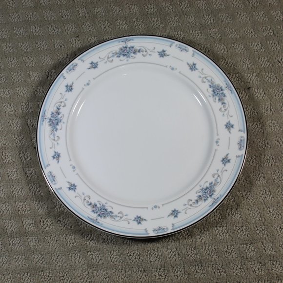 Set of 4 Nitto Claridge W76 Dinnerware (Dinner Plate, Salad Plate, Saucer & Cup)